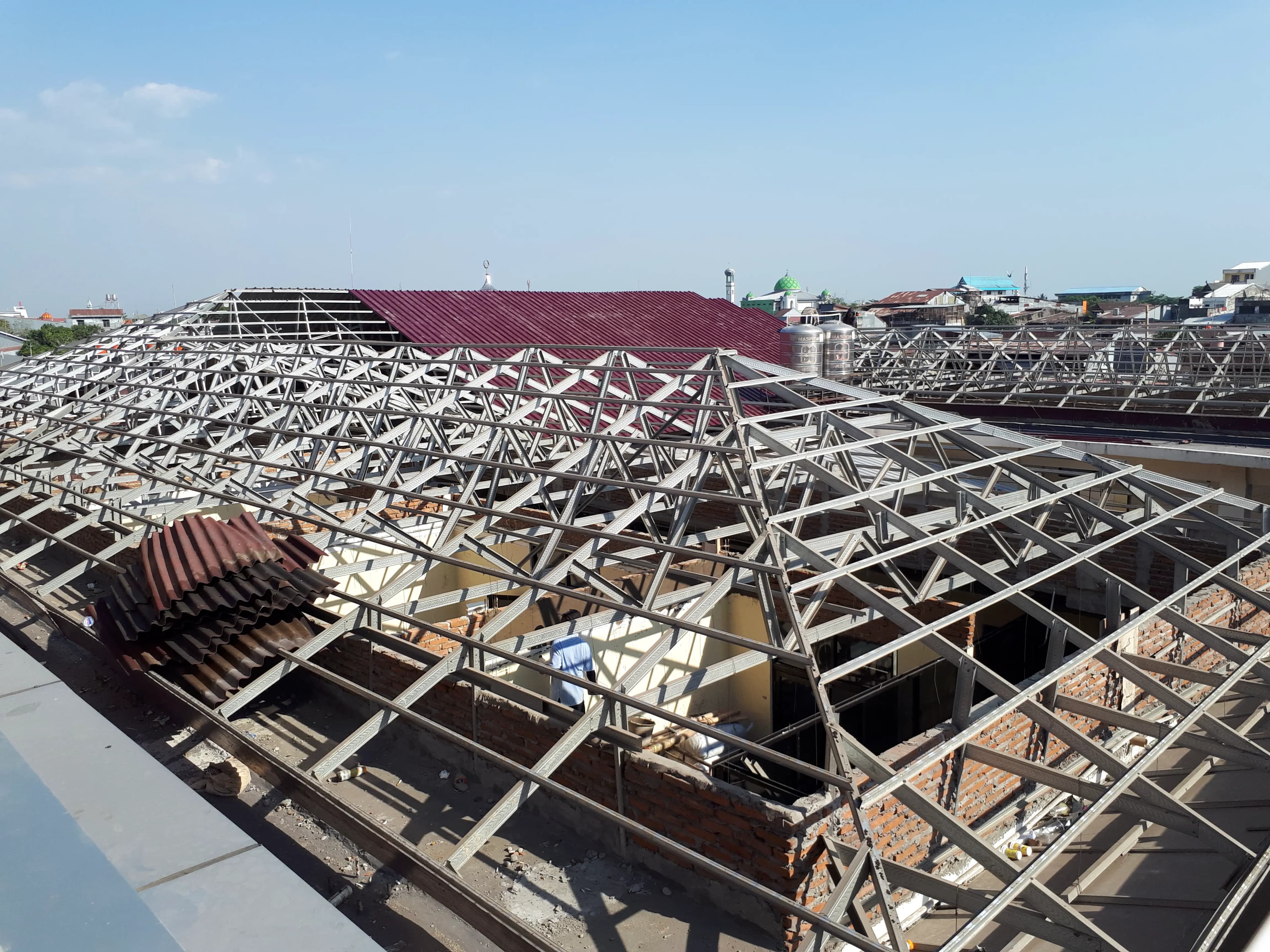Pengerjaan Rangka Atap